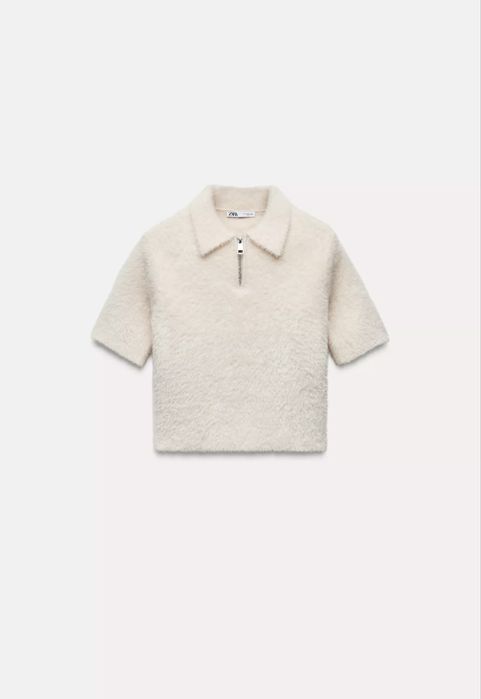 Бяла пухена тениска Zara с цип и яка