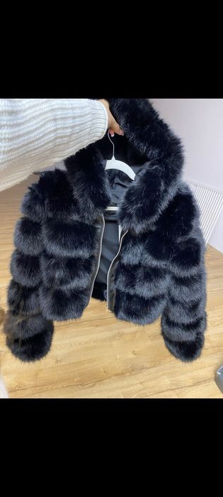 Haina de blana artificiala cu gluga