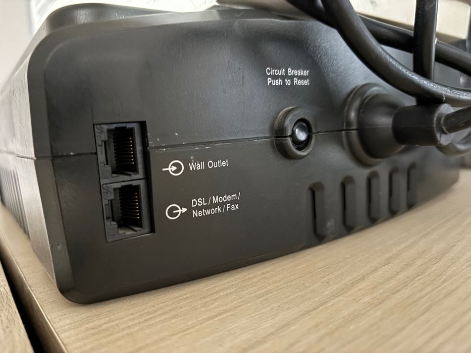 Sursa APC Back-UPS ES 400 cu 8 Prize Schuko si Baterie Buna