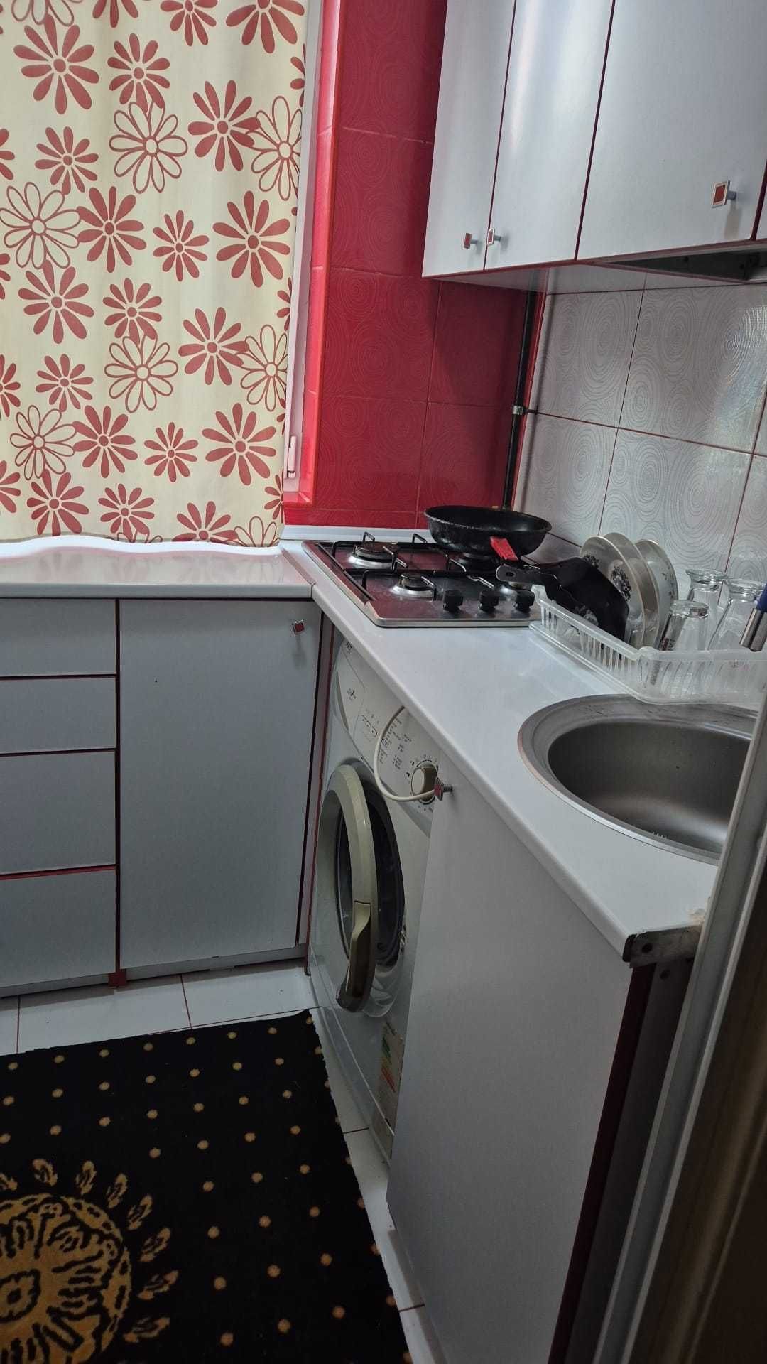 Gardoniera  de vanzare
