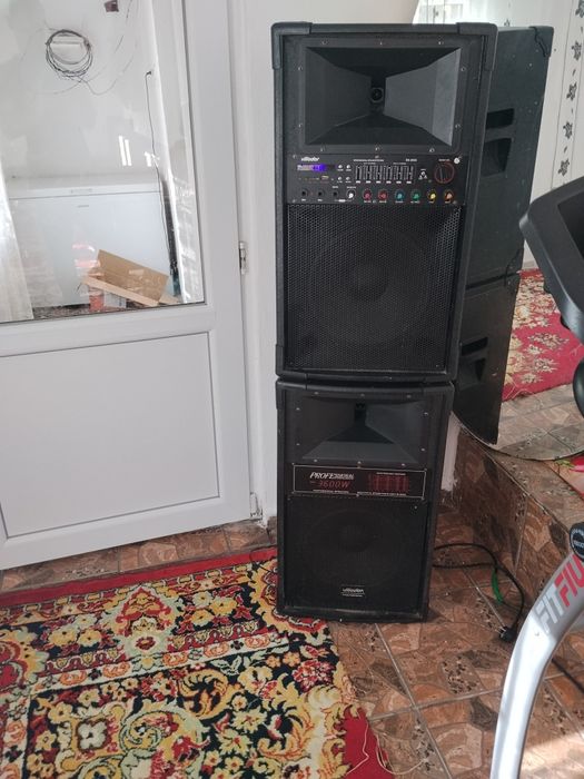 Boxe, vând sau schimb cu telefon nou
