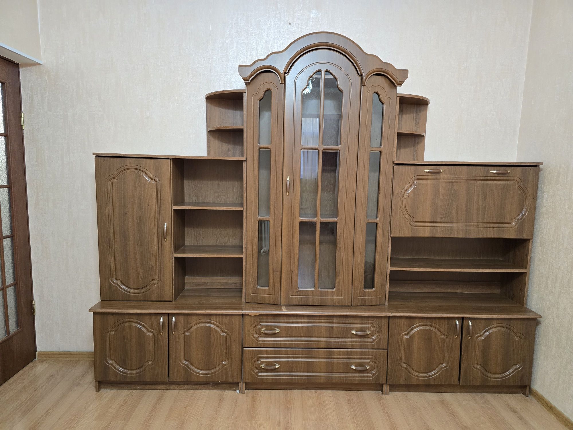 Стенка сервант для зала