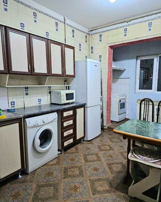 Kvartira qizlarga( bezmakler, bezxozyayka)