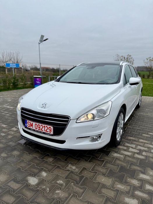 Peugeot 508 SW 2012 panoramic