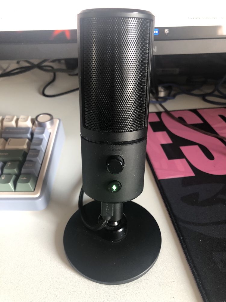 Микрофон Razer seiren emote
