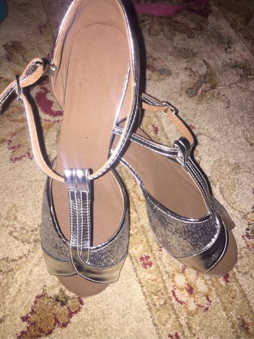Обувь для танца серебристого цвета