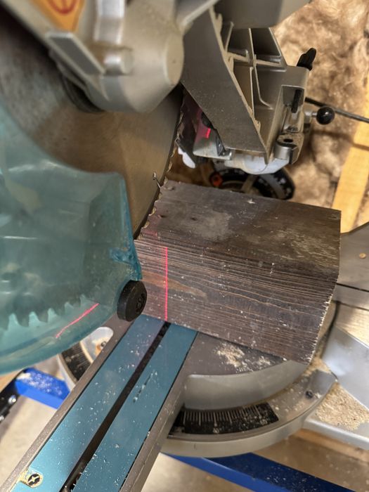 Пендула / Настолен циркуляр MAKITA LS1016L