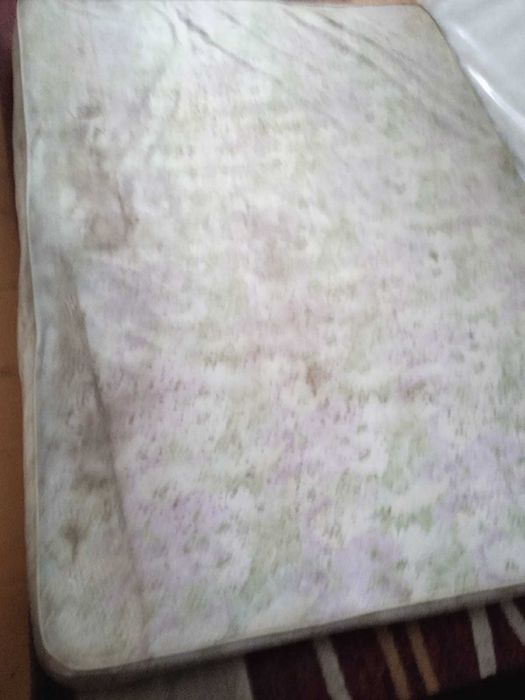 бесплатно диван , тумбочку, 2 кресла