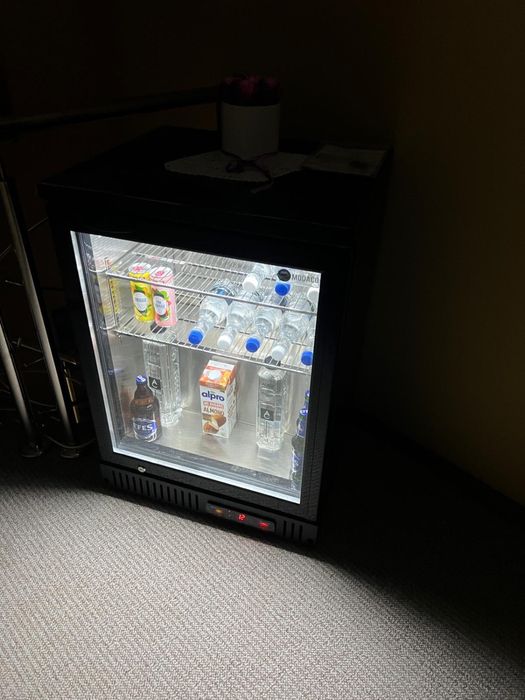 Vitrina frigorifica minibar cu usa de sticla NOU