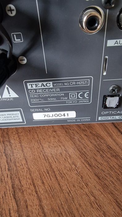 Teac model CR H257i,perfect functional,cu telecomanda