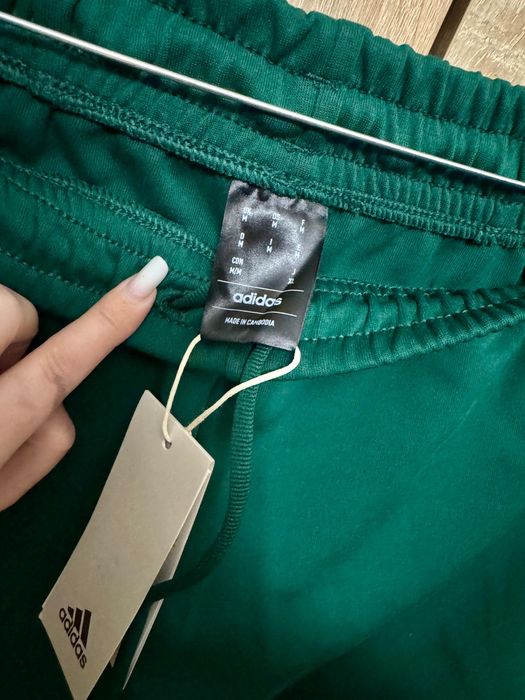 Trening Adidas Sportswear original/ Marime M