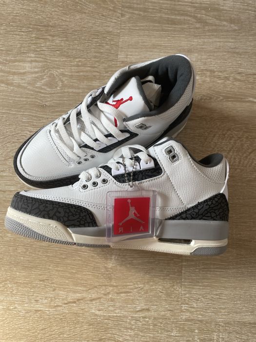 Jordan 3 retro og marimea 40