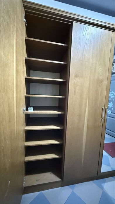 Шкаф в прихожую большой