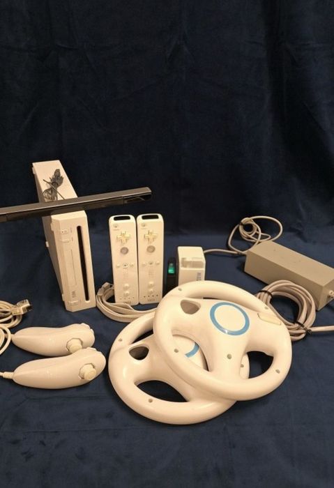Nintendo Wii Modat 550 jocuri, 2xManete, Nunchuck, Volane + HDMI
