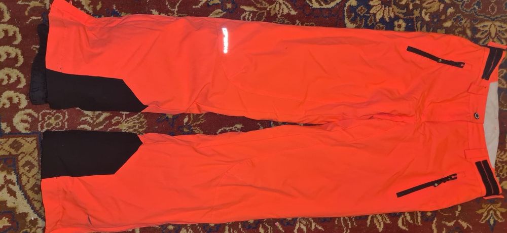 Vând costum sky mărimea 38