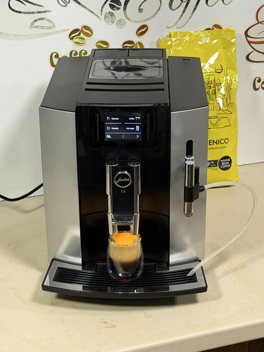 Кафемашина кафе автомат JURA E8 с гаранция