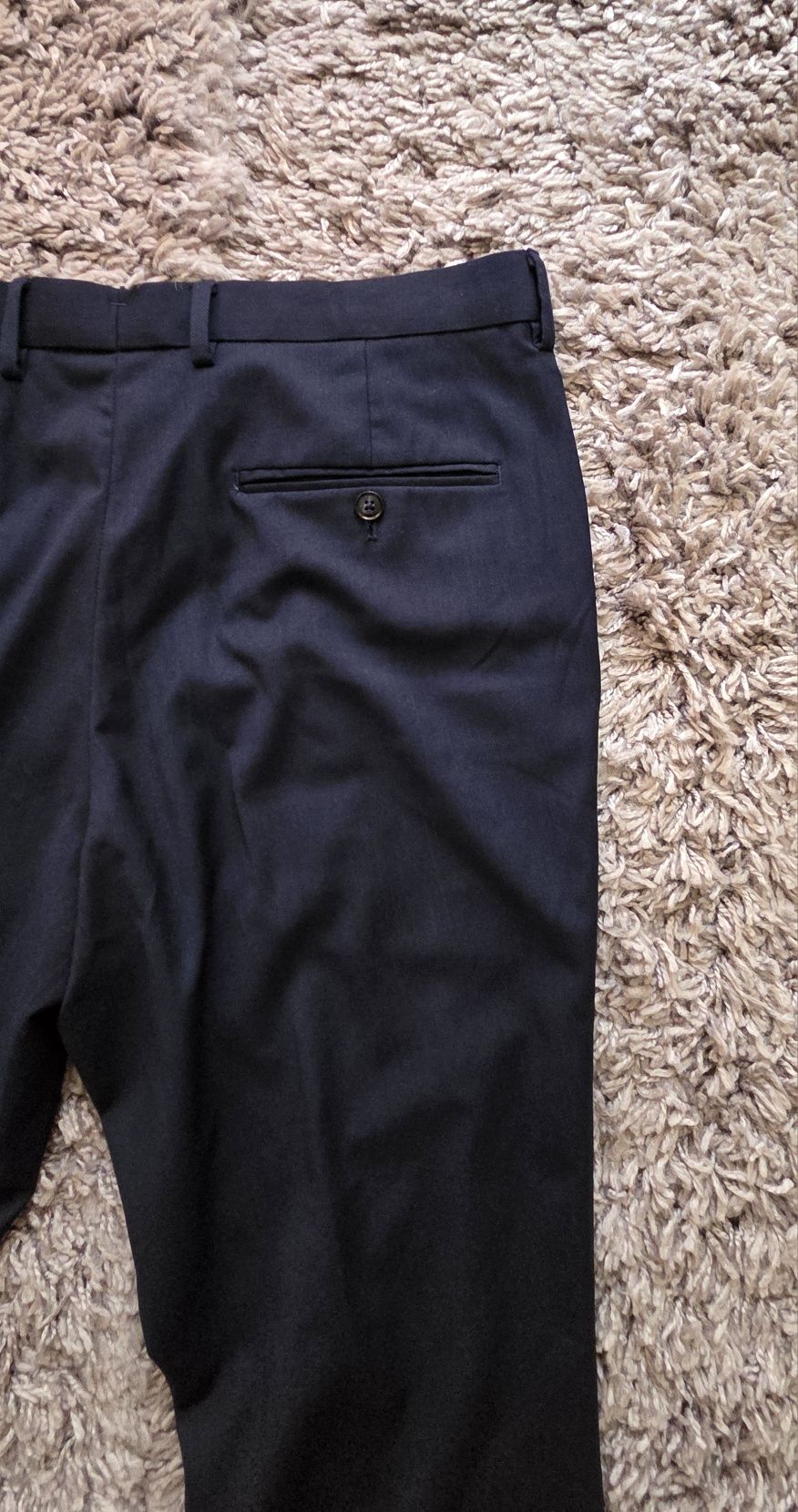 Pantaloni de costum