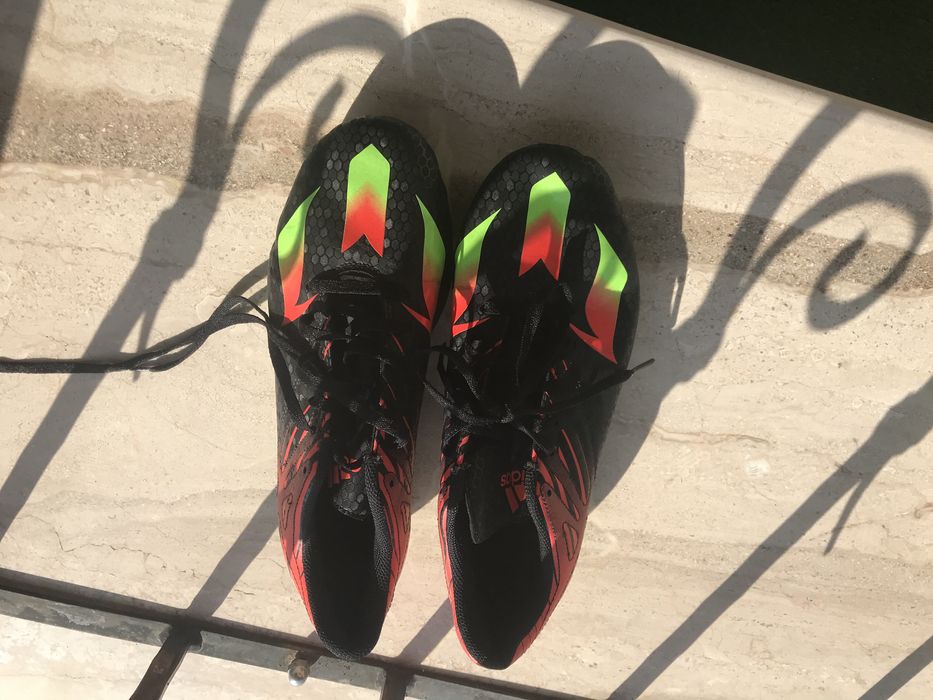 Adidasi fotbal, marca Adidas