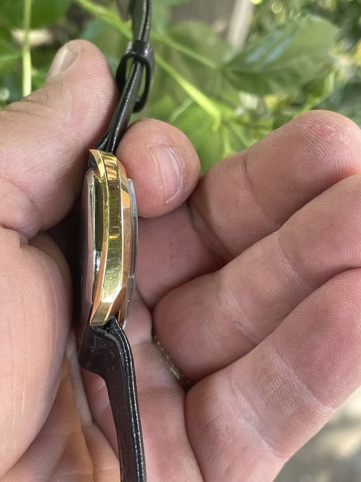 Ceas model tv elvetian