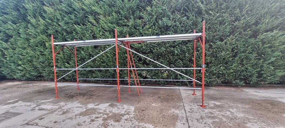 Schela metalica noua si accesori cu pasul de 1,8 m