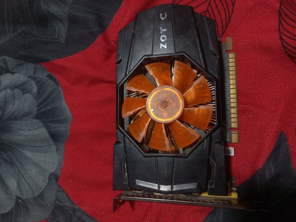 Продаю видеокарта zotac GTX650