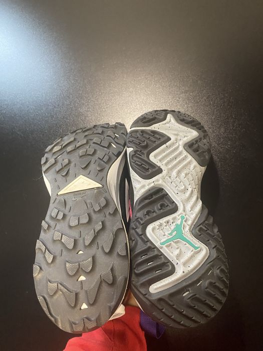 Adidasi Nike trail si jordan doar 44