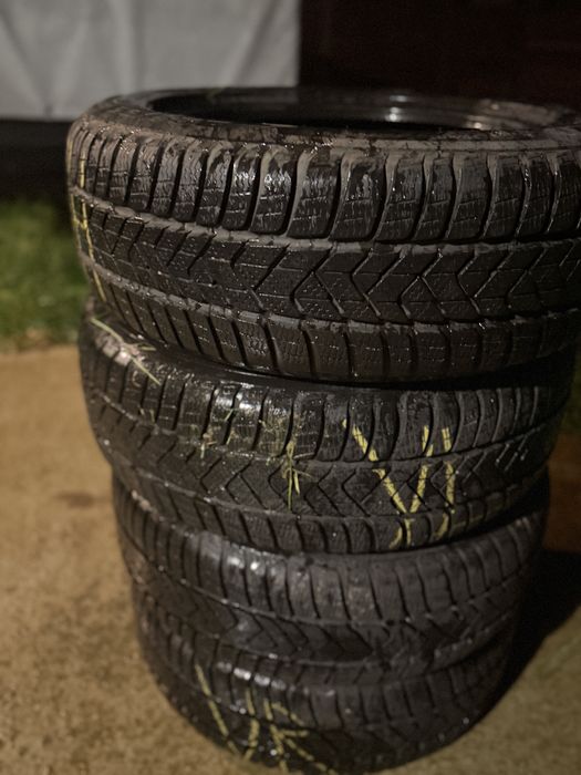 Cauciucuri iarna 225/55 R17 Pirelli Runflat DOT 2020