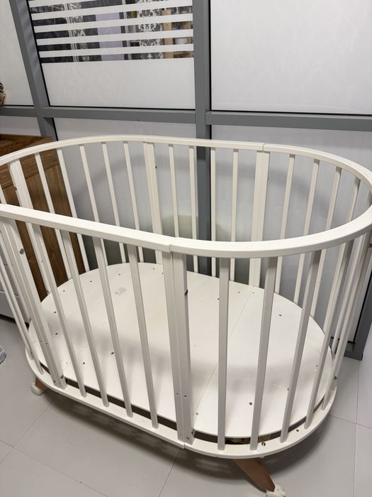 Детская кровать-трансформер с маятником