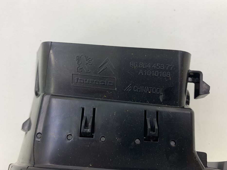 Dezmembrez Grila aerisire dreapta de pe Peugeot 508 2014-2018