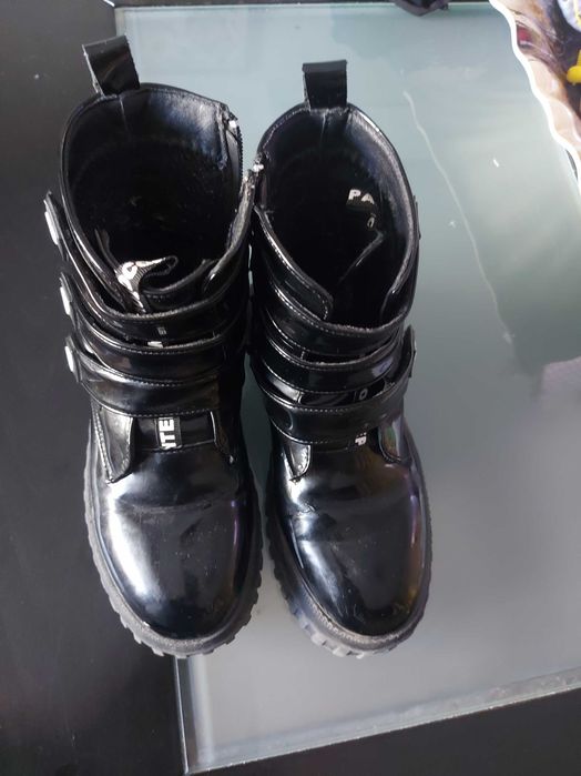 Лачени боти за момиче