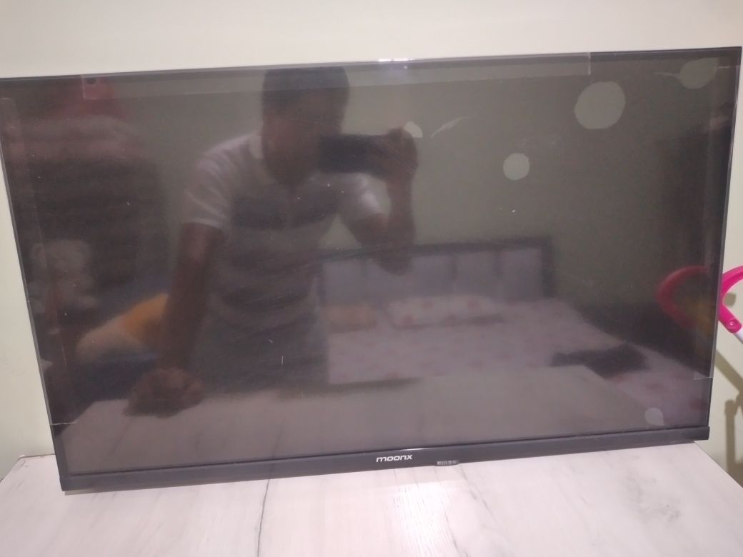 Tilvizr monix smart tv yangi ishlatilmagan faqat ekran sinb qogan