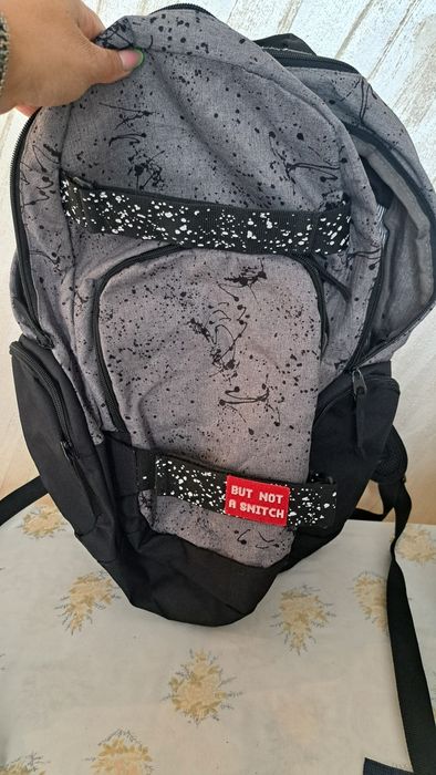 Ghiozdan scolar    .