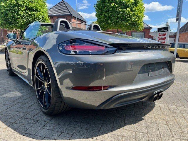 Inchiriere Porsche 718 Boxster