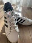 Много запазени маратонки Adidas