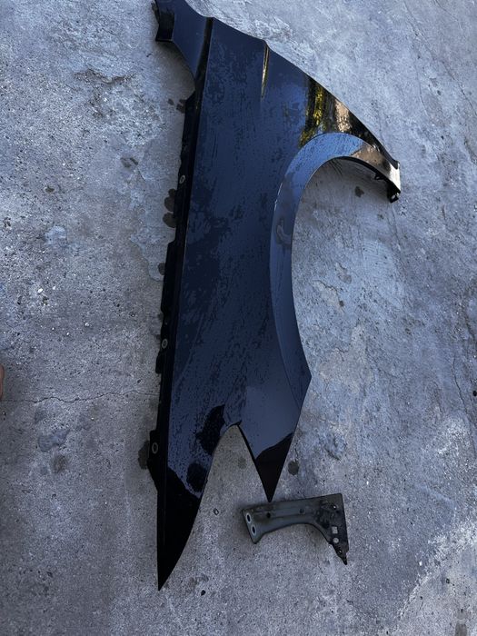 Aripă stânga față vw passat b8.