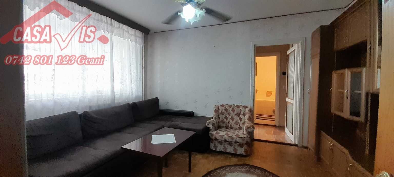 Apartament 2 camere in fata primariei din Onesti .