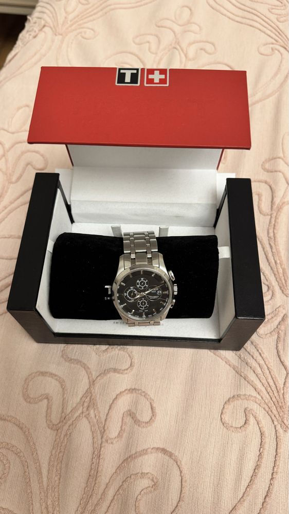 Часы TISSOT T035.627. Оригнал куплен в Корее.