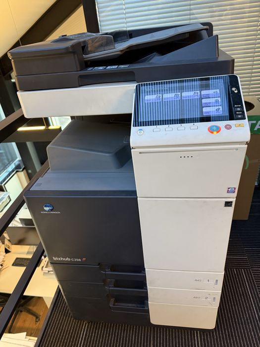 Принтер цветной Konika Minolta C258