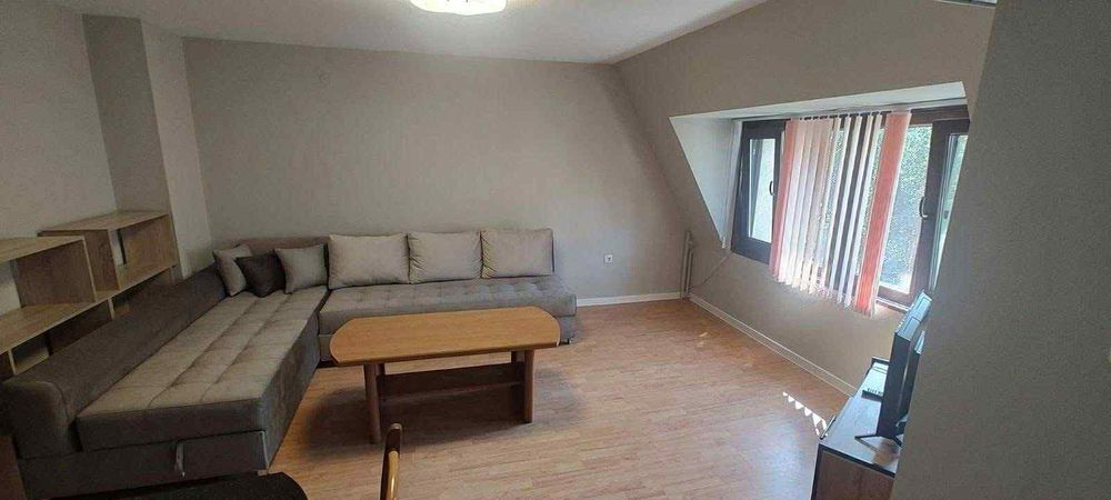 Дава се под наем Двустаен апартамент в Пловдив, Младежки Хълм - 60 кв.м за 375 € - Снимка #1