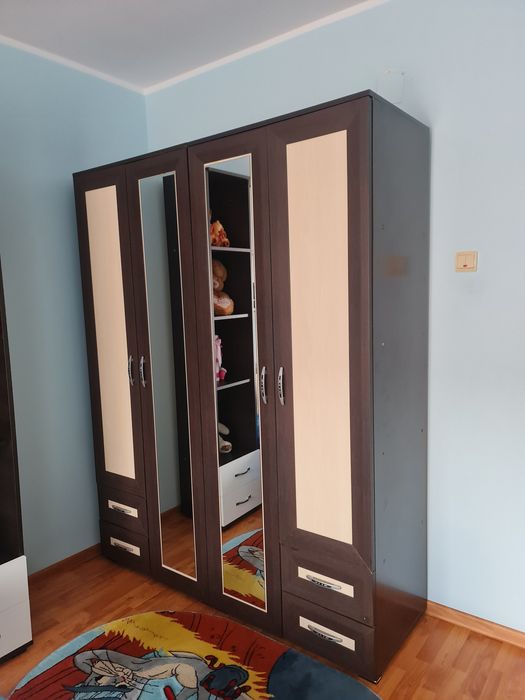Vand mobilier dormitor