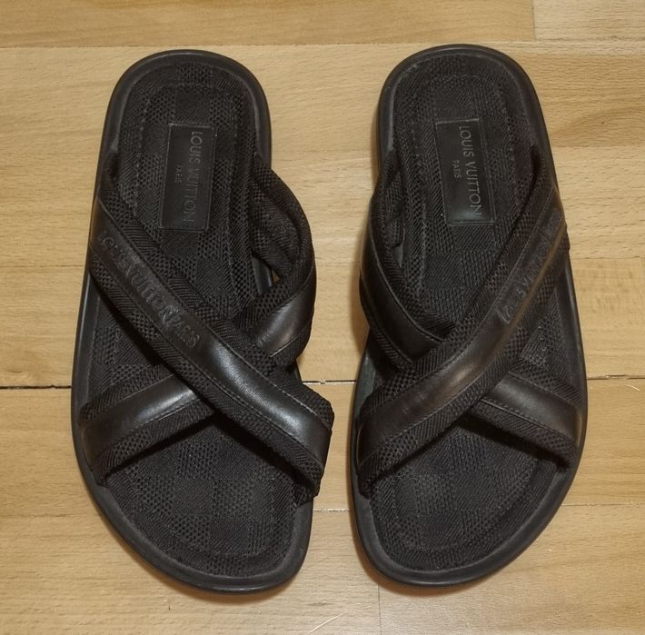 Vând Șlapi Louis Vuitton