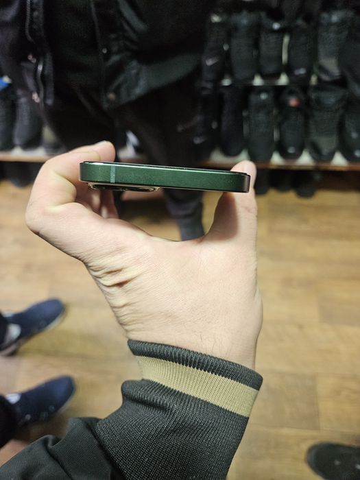 Айфон 13 продам срочно