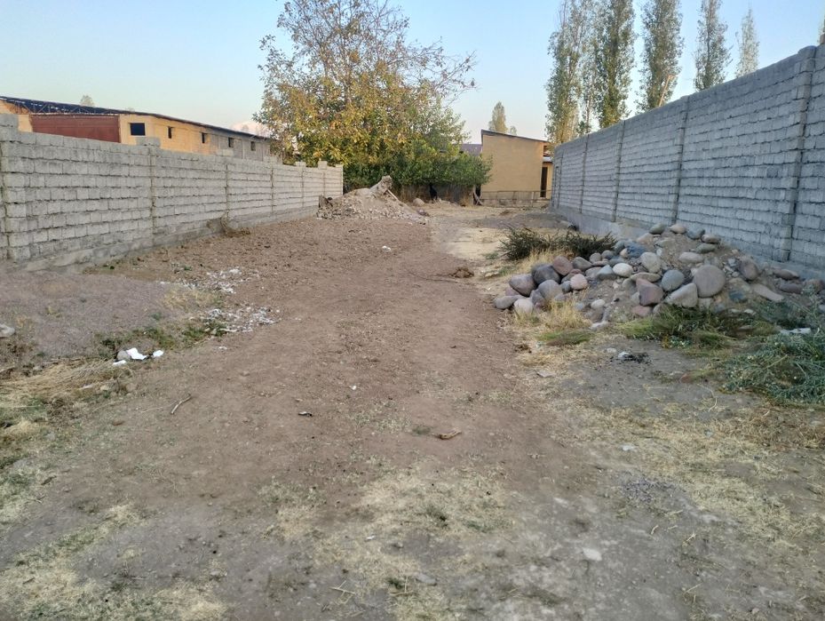 Участка сотилади