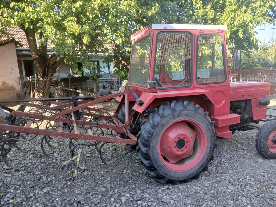 Tractor  u445  in stare foarte buna