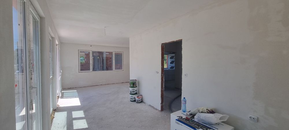 Къща в Божурище с.Хераково