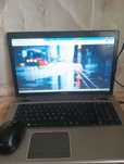 leptop TOSHIBA leptopul merge foarte binee se veinde ca il tin degeaba