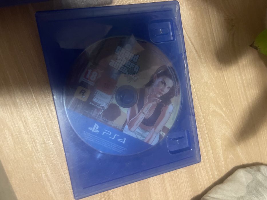 Playstation 4 plus volan trustmaster