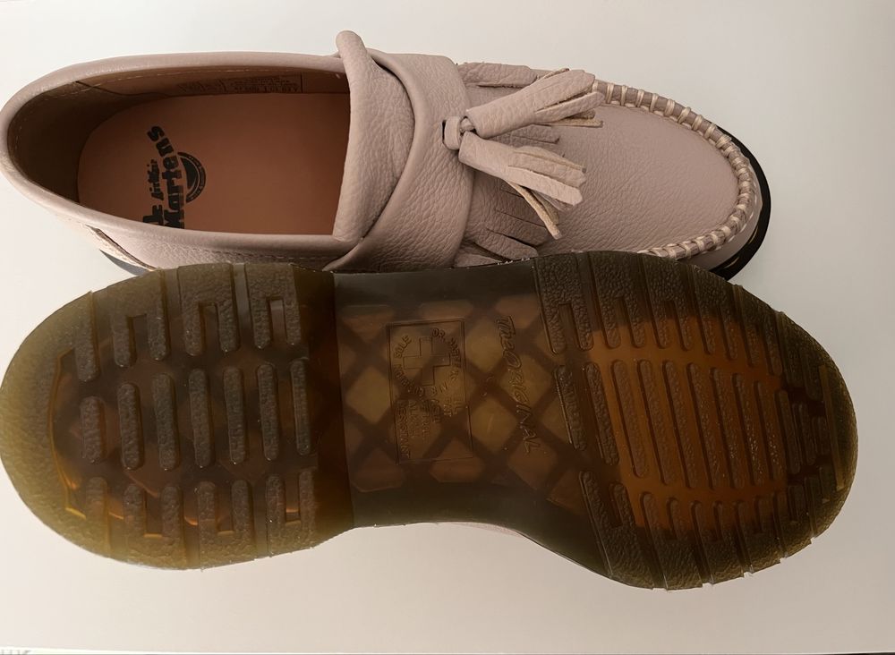Лофери Dr. Martens