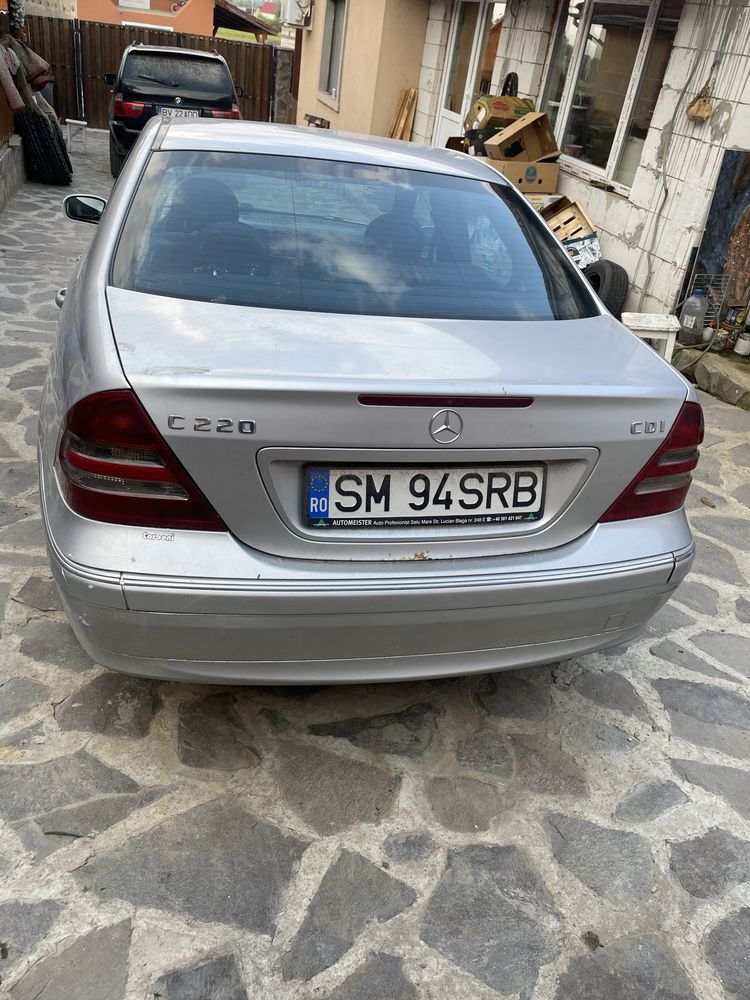 Mercedes C cllass  2’2 / 2006  2760 euro