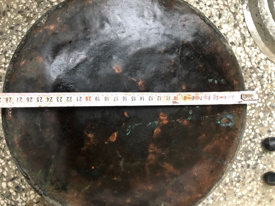 Старинен съд от мед